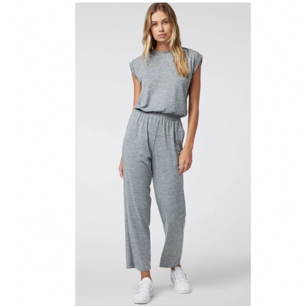 Vuori Short Sleeve Lux Crew Jumpsuit in Mallorca Heather Size Small